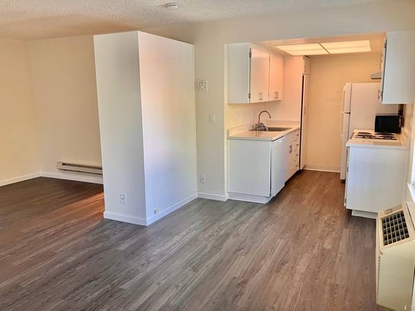 Listing photo 1 of 5