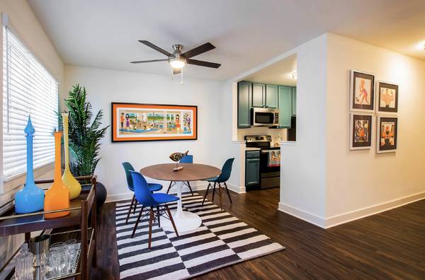 Listing photo 1 of 5