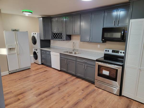 Listing photo 1 of 5