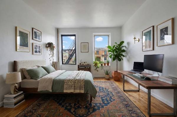 Listing photo 1 of 5