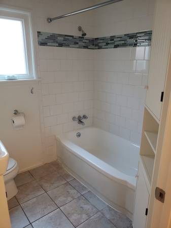 Listing photo 1 of 4