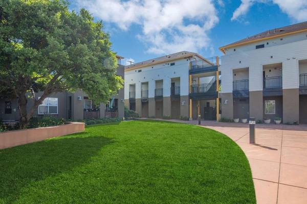 Listing photo 1 of 5