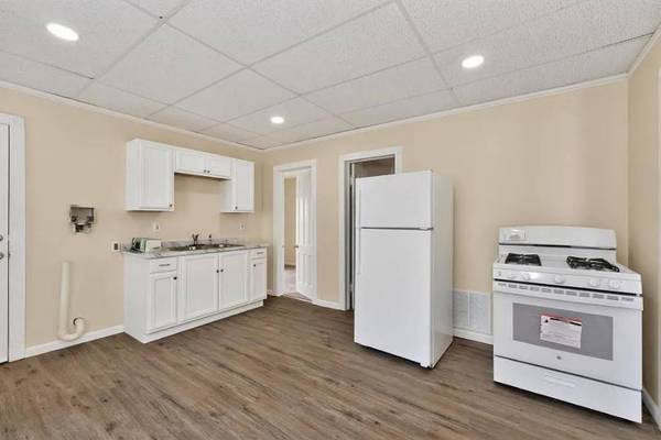 Listing photo 1 of 3