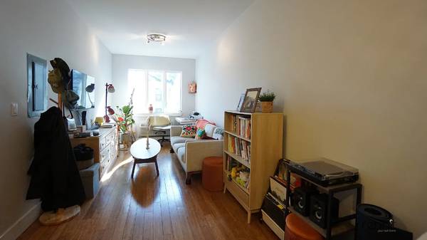 Listing photo 1 of 4