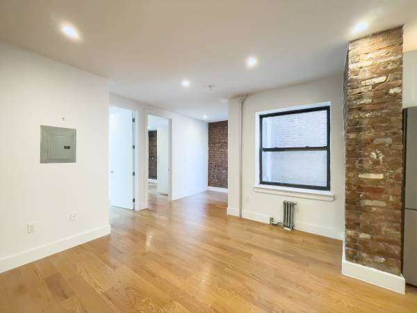 Listing photo 1 of 5