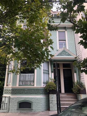 Listing photo 1 of 5