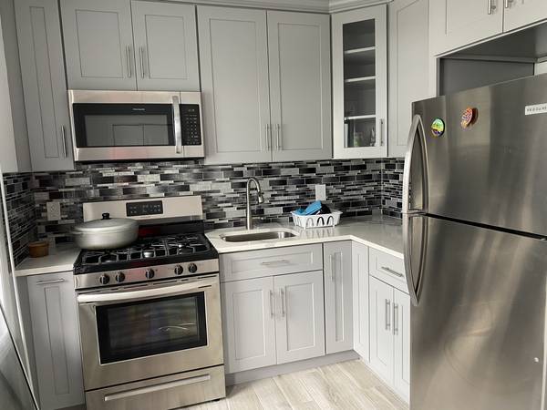 Listing photo 1 of 5