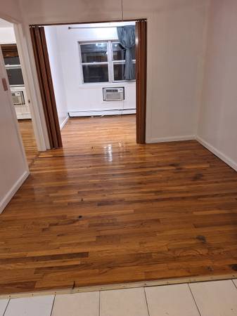 Listing photo 1 of 3