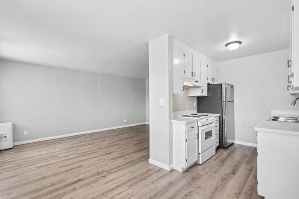 Listing photo 1 of 5