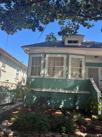 Listing photo 1 of 5