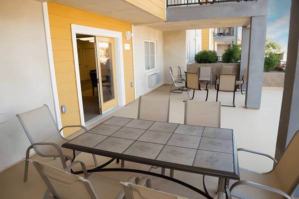 Listing photo 1 of 5