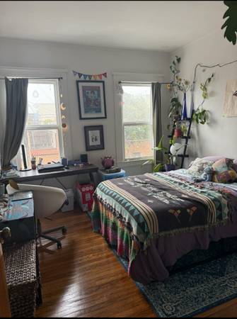 Listing photo 1 of 5