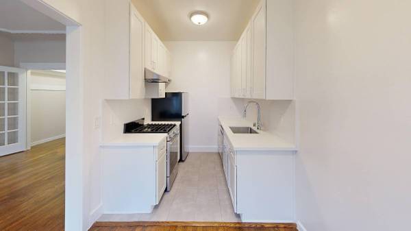 Listing photo 1 of 5