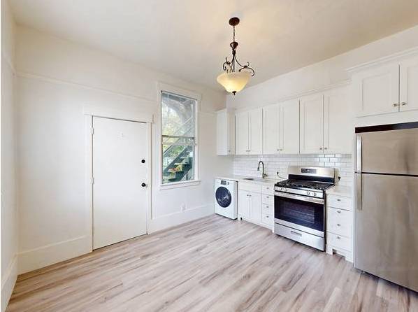 Listing photo 1 of 3