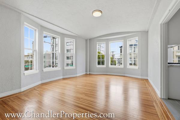 Listing photo 1 of 5