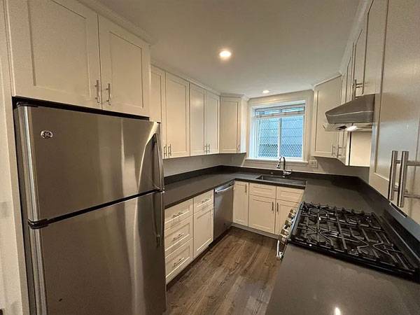 Listing photo 1 of 4