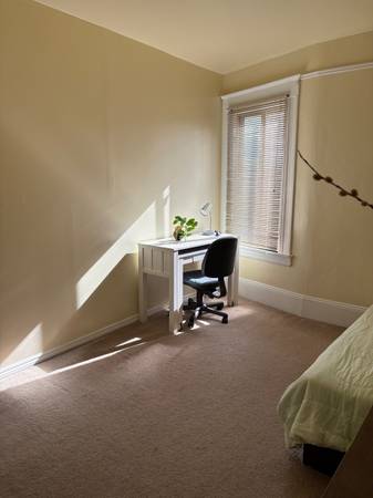 Listing photo 1 of 3