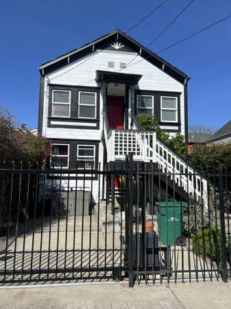 Listing photo 1 of 5