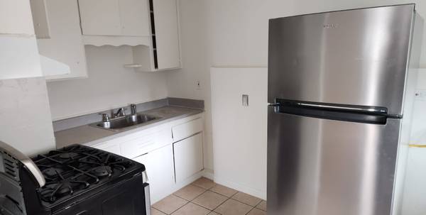 Listing photo 1 of 5