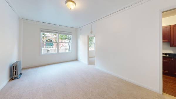 Listing photo 1 of 5