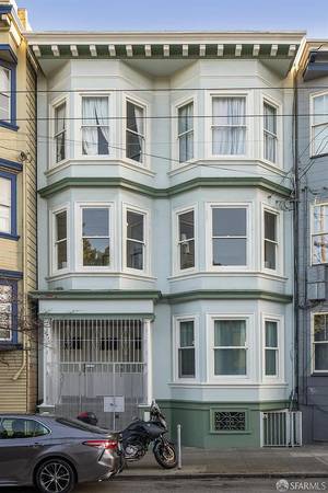 Listing photo 1 of 5
