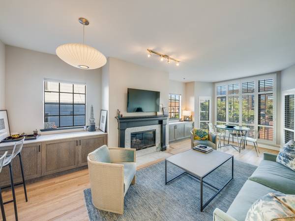 Listing photo 1 of 5