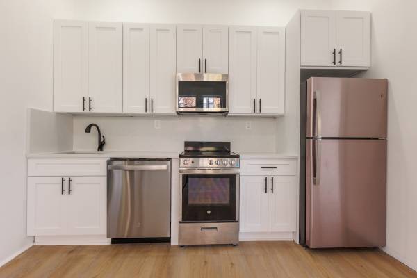 Listing photo 1 of 5