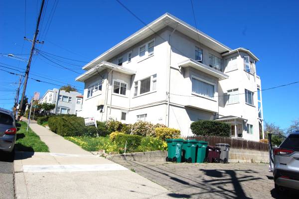 Listing photo 1 of 5