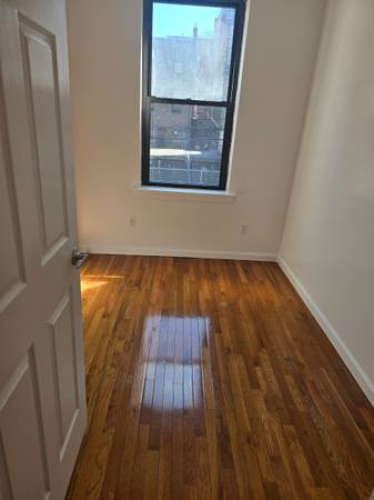 Listing photo 1 of 3