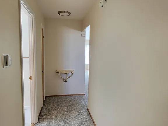 Listing photo 1 of 4