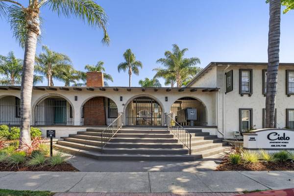 Listing photo 1 of 5