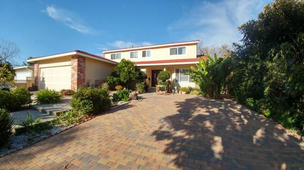 Listing photo 1 of 5