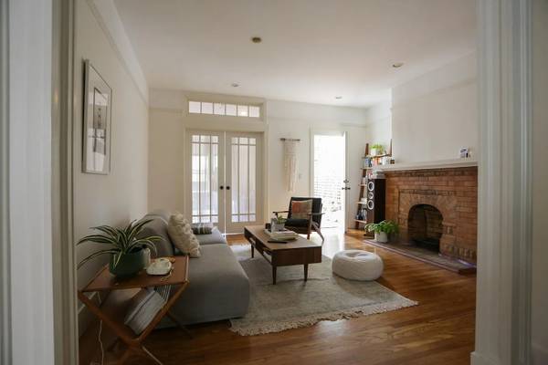 Listing photo 1 of 5