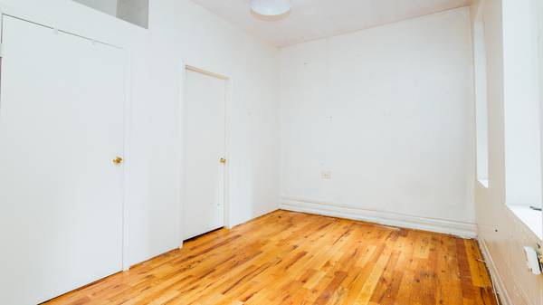 Listing photo 1 of 5