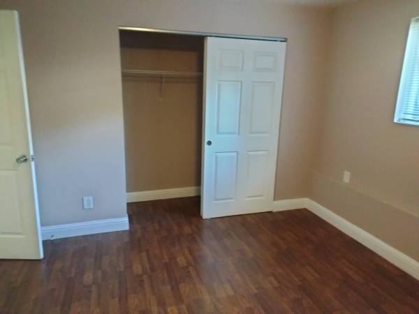 Listing photo 1 of 3