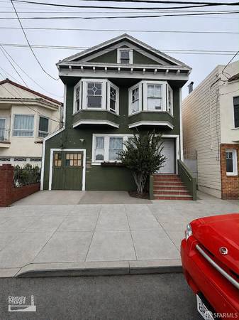 Listing photo 1 of 2
