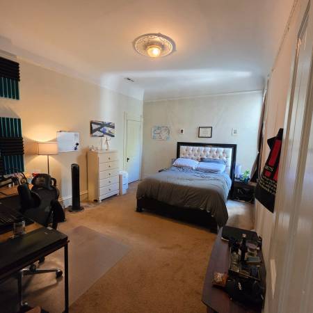 Listing photo 1 of 5