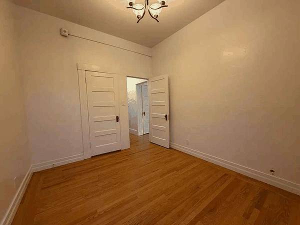 Listing photo 1 of 4