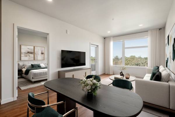 Listing photo 1 of 5