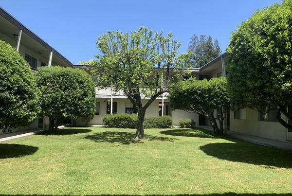 Listing photo 1 of 5