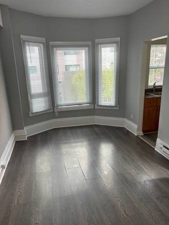 Listing photo 1 of 4