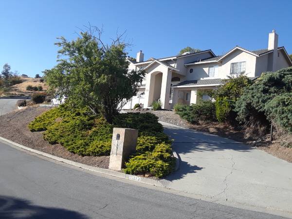 Listing photo 1 of 5