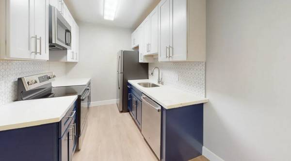 Listing photo 1 of 5