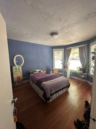 Listing photo 1 of 5