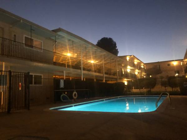 Listing photo 1 of 5