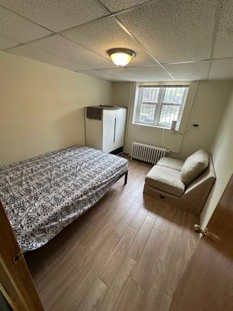 Listing photo 1 of 5