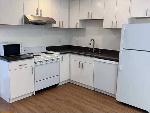 Listing photo 1 of 4