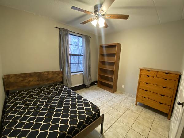 Listing photo 1 of 3