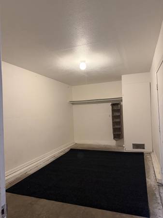 Listing photo 1 of 2