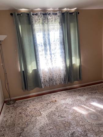 Listing photo 1 of 5